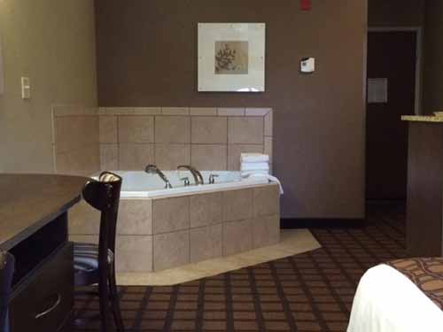 In-room Jacuzzi at the Microtel in Mansfield PA